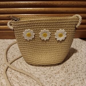 Little Girls Woven Daisy Purse. 4 1/2"T X 5 1/2"L X 2"W. Perfect For Spring!